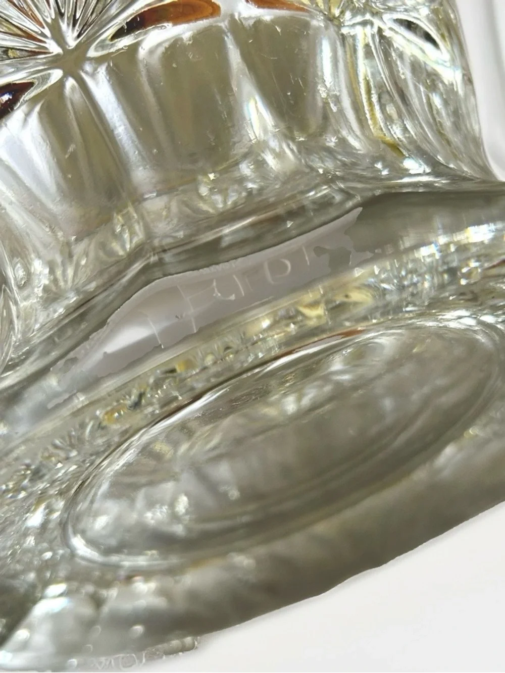Royal Limited 24%Full Lead Crystal Tulip Biscuit Barrel - Czech Republi
